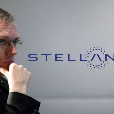 Ο CEO της Stellantis προειδοποιεί για ελλείψεις σε μπαταρίες ηλεκτρικών αυτοκινήτων!