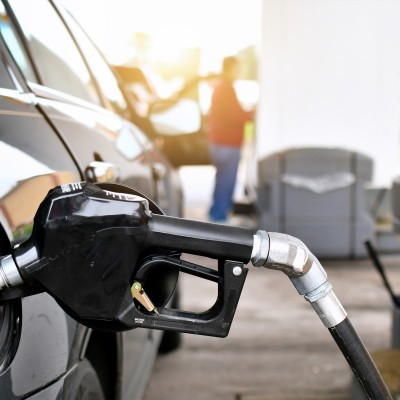 Τιμές καυσίμων: Πόσο φόρο πληρώνουμε στη βενζίνη