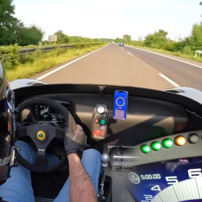 Πώς είναι να πηγαίνεις με 270 km/h χωρίς παρμπρίζ; [video]