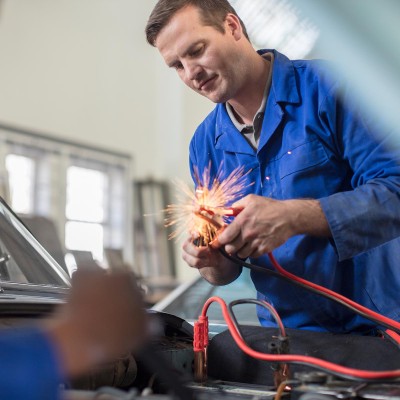 Έμεινα από μπαταρία - Πώς θα βάλω μπροστά το αυτοκίνητο;