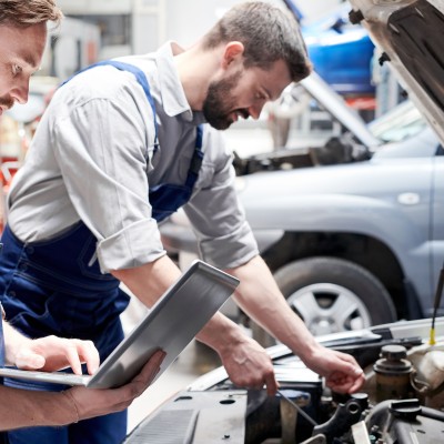 Πώς θα καταλάβεις ότι το αυτοκίνητό σου θέλει επειγόντως service!