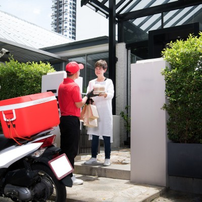 Τι θα αλλάξει στον ΚΟΚ για τα δίκυκλα των ντελίβερι;