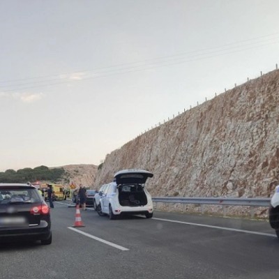 Τραγικό τροχαίο στην Ιόνια Οδό – Γονείς σκοτώθηκαν μπροστά στα παιδιά τους [εικόνες+video]