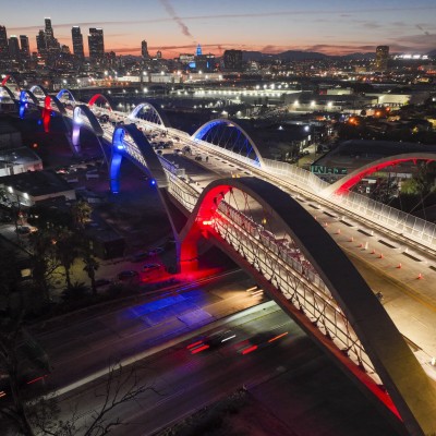 Κλείνει νέα γέφυρα μισού δισ. λόγω... κοντράκηδων! [video]