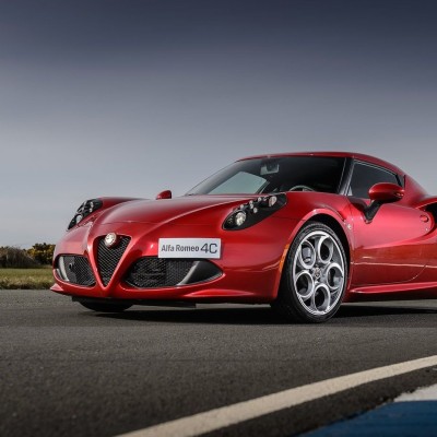 Alfa Romeo: Ετοιμάζει σπορ κεντρομήχανο μοντέλο