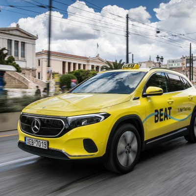 Πώς είναι να οδηγείς ταξί σήμερα στην Ελλάδα; Η μεγάλη έρευνα της Beat