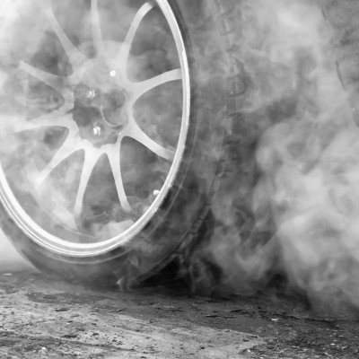 Τα πιο γρήγορα ηλεκτρικά αυτοκίνητα στην Ελλάδα – Ταχύτερα από F1