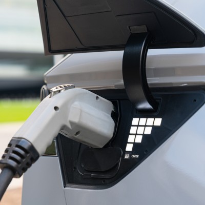 Πόσα ηλεκτρικά πουλήθηκαν στην Ελλάδα τον Οκτώβριο -  Ποιο είναι το Νο1 μοντέλο;