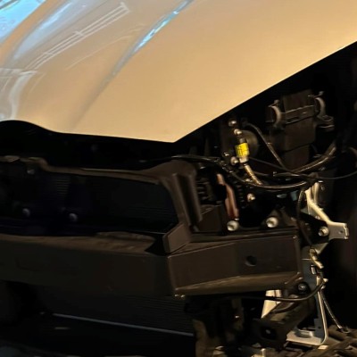 Δημοσιογράφος βρήκε το Toyota Yaris «γυμνό» - Του πήραν τον προφυλακτήρα