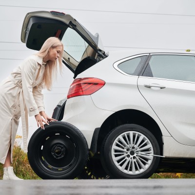 Έσκασε το λάστιχο του αυτοκινήτου - Τι πρέπει να κάνω