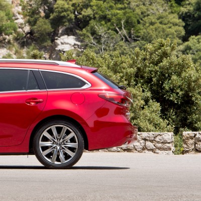 Ποιο station wagon έχει ίδια τιμή με το sedan;