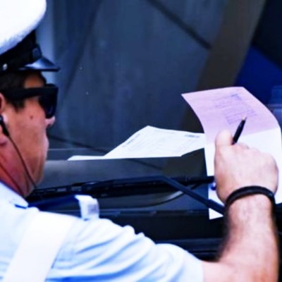 Τέλος και επίσημα οι κλήσεις της Τροχαίας στο παρμπρίζ – Στο gov.gr το πρόστιμο