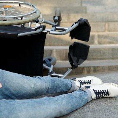 Κρήτη: Απάνθρωπος Οδηγός έβρισε ΑμεΑ που έπεσε στον δρόμο