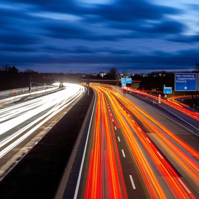Γερμανία: Περιττό το όριο ταχύτητας, όσο αυξάνονται τα ηλεκτρικά αυτοκίνητα!