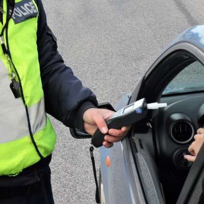 Βόλος: Γυναίκα οδηγούσε χωρίς δίπλωμα και τύφλα στο μεθύσι