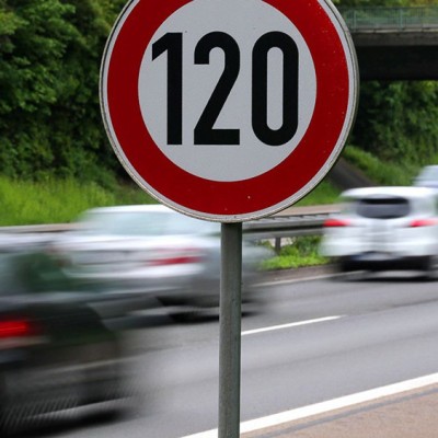 Ελλάδα: Αλλάζουν τα όρια ταχύτητας με βροχή και χιόνι; Δείτε τι ισχύει