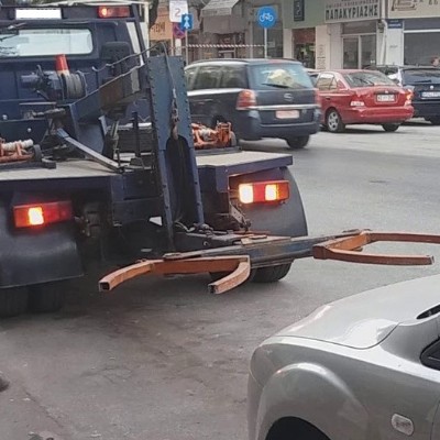 Ο γερανός της Τροχαίας μου έκανε ζημιά στο αυτοκίνητο: Ποιος πληρώνει;