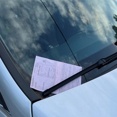 Ελλάδα: H νέα απάτη στις κλήσεις του παρμπρίζ - Μην πληρώσεις ποτέ