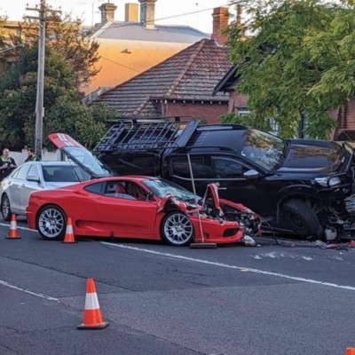 Ferrari τρακάρει με Nissan Navara και Subaru Impreza – Δείτε το video