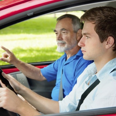 Οδήγηση για αρχάριους: 5 Tips για να επιβιώσεις στους ελληνικούς δρόμους