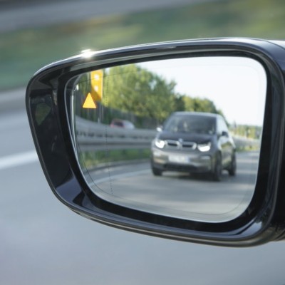 Ξέχνα το φλας: Σε αυτό το αυτοκίνητο αλλάζεις λωρίδα με τα μάτια!