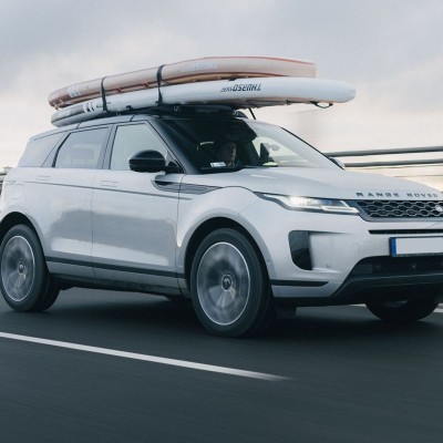 Επιτρέπεται η σανίδα SUP στην οροφή αυτοκινήτου- Τι λέει ο νόμος