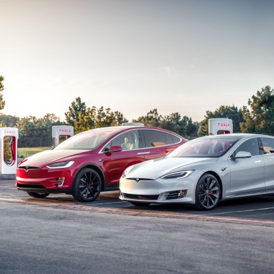 Tesla: Ποιοι θα συνεχίσουν να φορτίζουν δωρεάν στους Superchargers;