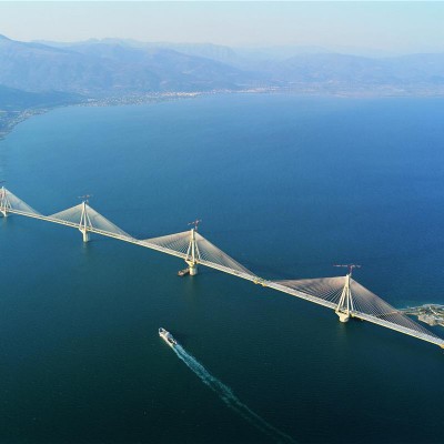 Γέφυρα Ρίου-Αντιρρίου: Τι χτυπήματα αντέχει; - Πέφτει αν συγκρουστεί πλοίο;