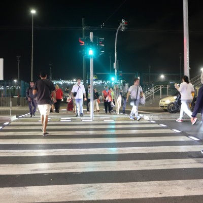 Έξυπνη διάβαση στον Πειραιά με ειδικά φώτα και κάμερες – Δείτε πως λειτουργεί