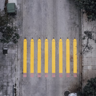 Τι είναι αυτά τα μολύβια στους ελληνικούς δρόμους; [video]