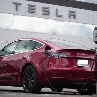 Τεράστια ανάκληση από την Tesla – Πρόβλημα με το Autopilot