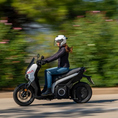 Φθηνότερο 1.500 ευρώ το ηλεκτρικό scooter SEAT MÓ 125