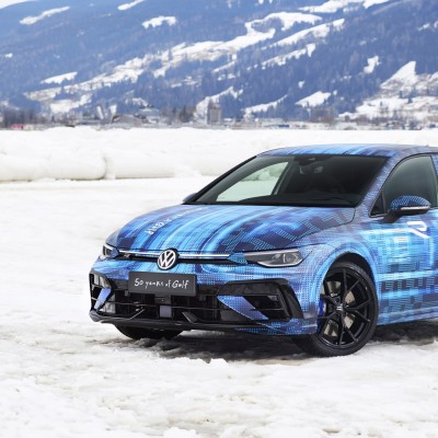 Πρώτες εικόνες του νέου Volkswagen Golf R των 300+ ίππων