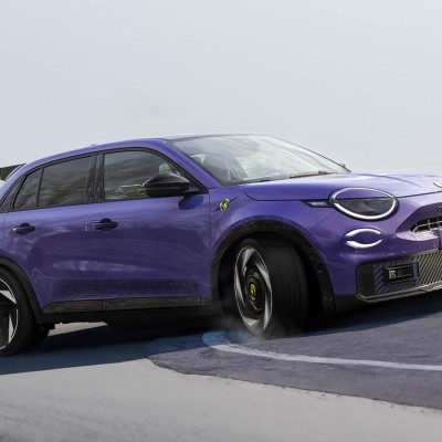 Η πρώτη εικόνα του καυτού Abarth 600e