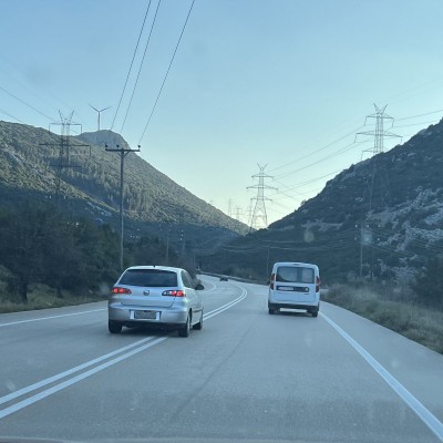 Προσπέραση σε διπλή διαχωριστική: Ποιες είναι οι ποινές;