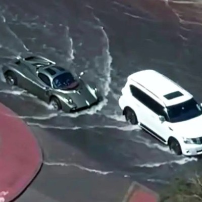 To συλλεκτικό Pagani Utopia βυθίζεται στο πλημμυρισμένο Dubai – Και επιβιώνει [video]