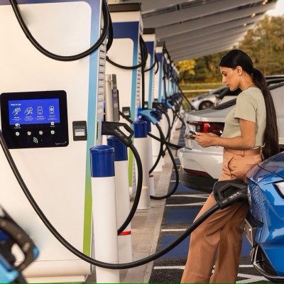 Πόσοι φορτιστές μπαίνουν κάθε μέρα στην Ευρώπη - Τι περιμένουμε το 2030;