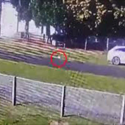 Video Σοκ: Έκλεψε ΙΧ από μαμά και παράτησε το μωρό στον δρόμο!