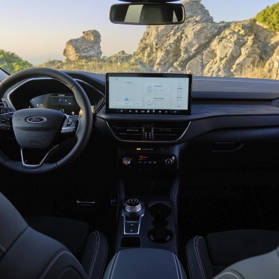 To Hybrid SUV της Ford που καίει 5,4 lt στα 100 km - Έχει 180 ίππους