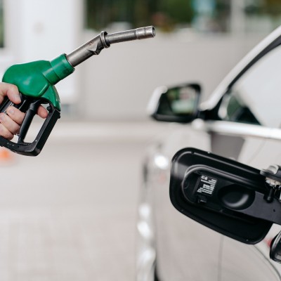 Αττική: Μεγάλο πρατήριο θα διέλυε εκατοντάδες ΙΧ – Αντί για πετρέλαιο έβαζε μαζούτ!