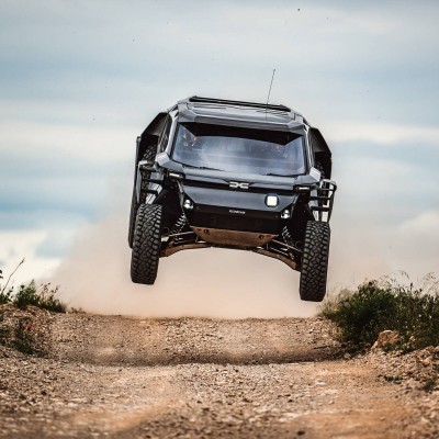 Το πρώτο Dacia που… πετάει στο χώμα! Φοράει ελαστικά 37 ιντσών