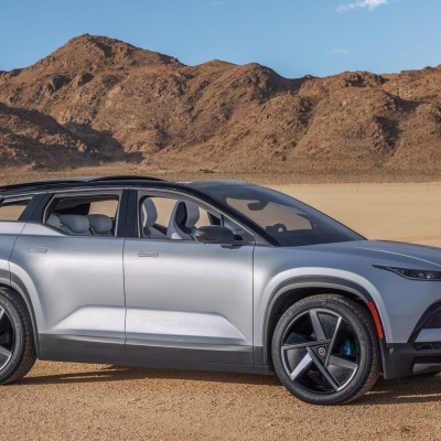 Από 70.000 μόλις 16.500 δολάρια - Ποια εταιρεία σκοτώνει τις τιμές στα ηλεκτρικά αυτοκίνητα