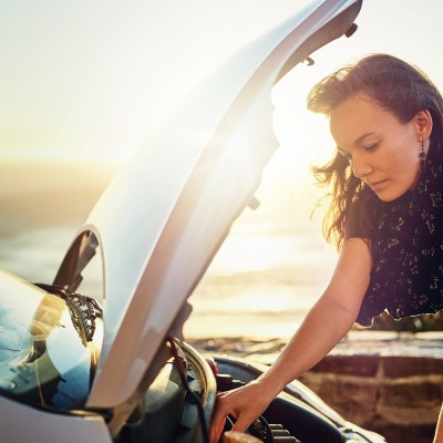 Τι μπορεί να πάθει το αυτοκίνητο στον καύσωνα - 8 τρόποι για να το προστατεύσεις