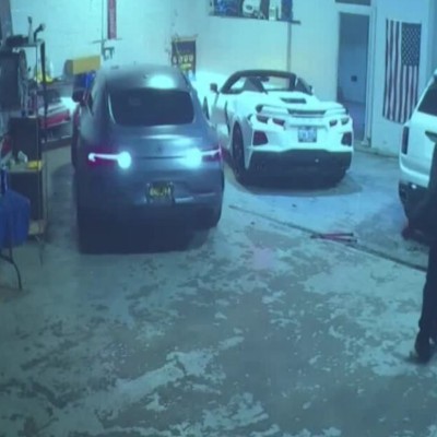 Video: Κλέφτες τράκαραν Rolls-Royce που είχε νοικιαστεί για γάμο!