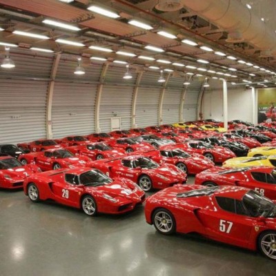 Ο άνθρωπος με τα περισσότερα αυτοκίνητα στον κόσμο - Έχει πάνω από 500 Ferrari