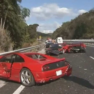 Το ακριβότερο τρακάρισμα ever με 8 Ferrari και μια Lamborghini - Η ασφαλιστική τρελάθηκε!