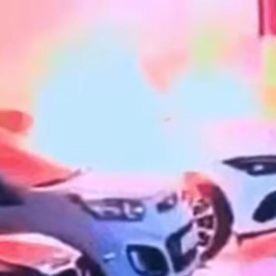 Ηλεκτρικό πήρε φωτιά μέσα σε πάρκινγκ – Κατέστρεψε 70 αυτοκίνητα [video]