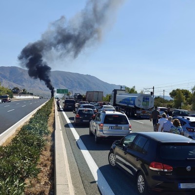 Ανατροπή βυτιοφόρου στην εθνική οδό – Έκλεισε η Αθηνών-Κορίνθου