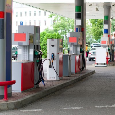 Γιατί έκλεισαν χιλιάδες πρατήρια καυσίμων στην Ευρώπη; Τι γίνεται στην Ελλάδα;