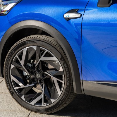 Το υβριδικό SUV της Renault που κάνει 1.000 km - Καίει 4,6 lt στα 100 km